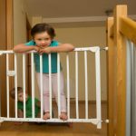 how to safely use baby gate