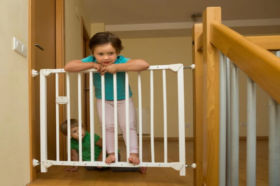 how to safely use baby gate
